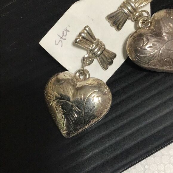 Beautiful vintage bow and quarter size heart sterling, silver earrings - Picture 4 of 5